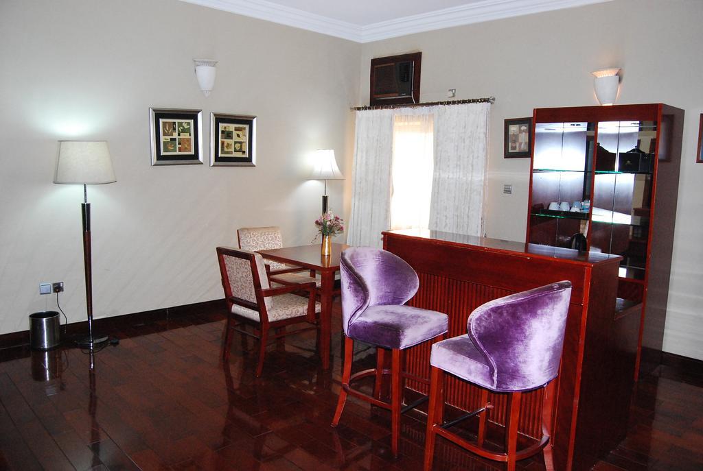Chelsea Hotel Abuja Szoba fotó