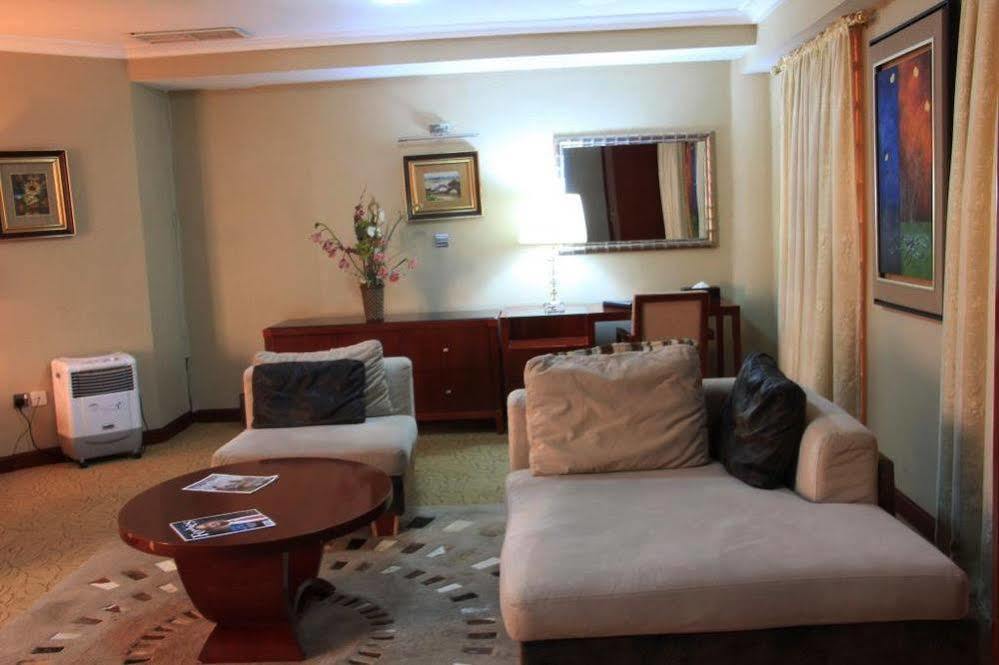 Chelsea Hotel Abuja Kültér fotó